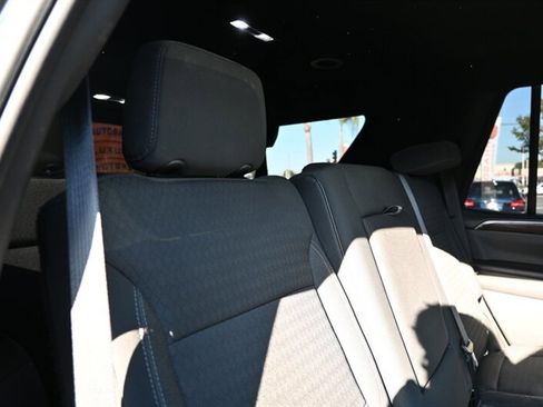Used 2022 GMC Yukon SLE AWD/4WD image 44