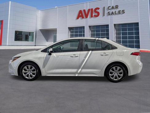 Used 2025 Toyota Corolla LE FWD image 2