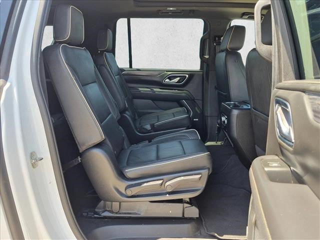 Used 2022 GMC Yukon XL SLT w/ SLT Premium Package RWD image 19