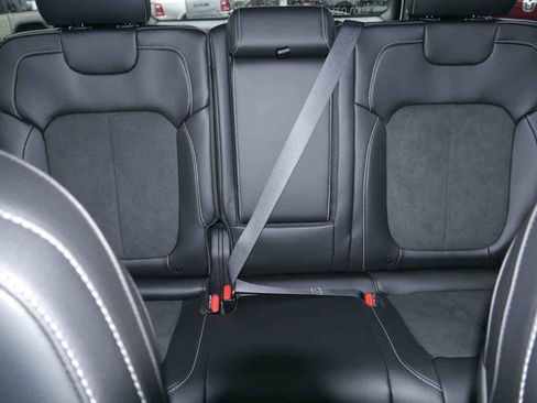 New 2025 Jeep Grand Cherokee Altitude image 34