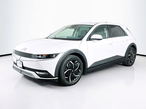 Used 2024 Hyundai Ioniq 5 SEL image 3