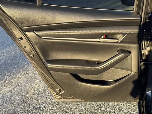 Used 2024 MAZDA MAZDA3 s image 13