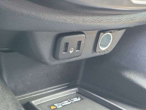 Used 2023 Chevrolet Traverse LT image 10