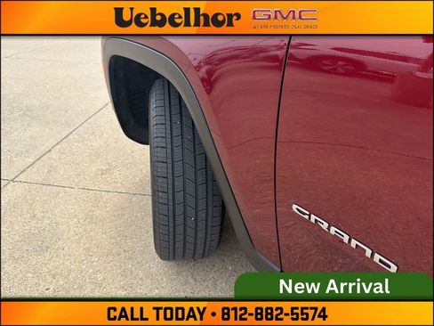 Used 2023 Jeep Grand Cherokee Limited w/ Trailer Tow Prep Group (B) AWD/4WD image 21