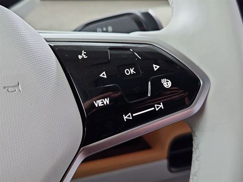 Certified 2025 Volkswagen ID. Buzz 1st Edition image 26