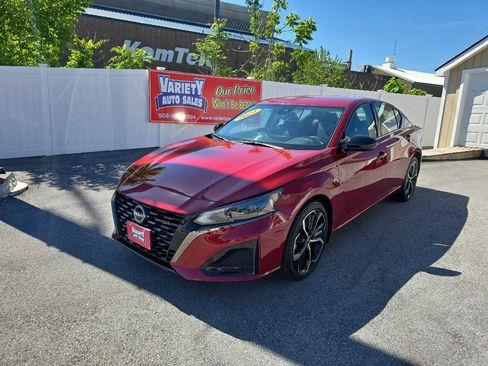 Used 2024 Nissan Altima 2.5 SR AWD/4WD image 12