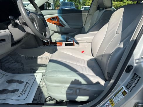 Used 2011 Toyota Camry Hybrid FWD image 11