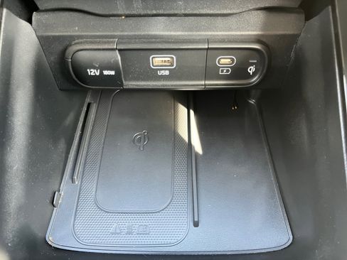 Used 2023 Kia Telluride EX w/ EX Captain's Chair Package AWD/4WD image 17
