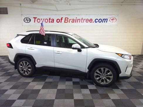 Certified 2021 Toyota RAV4 XLE Premium AWD/4WD image 1