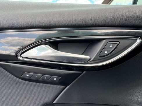 Used 2025 Buick Envision Preferred AWD/4WD image 13