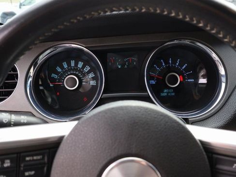 Used 2013 Ford Mustang GT image 34