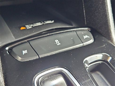 Certified 2023 Chevrolet Bolt EUV LT image 16