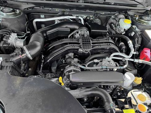 Used 2025 Subaru Outback Premium w/ Popular Package #1A image 19