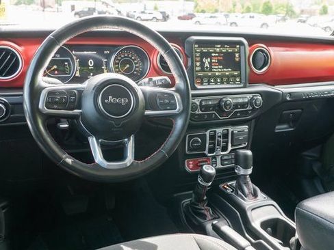 Used 2023 Jeep Wrangler Unlimited Rubicon w/ Cold Weather Group AWD/4WD image 14