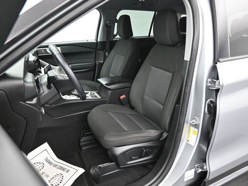 Certified 2023 Ford Explorer XLT image 11