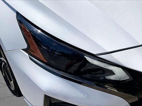 Certified 2024 Nissan Altima 2.5 SR FWD image 27