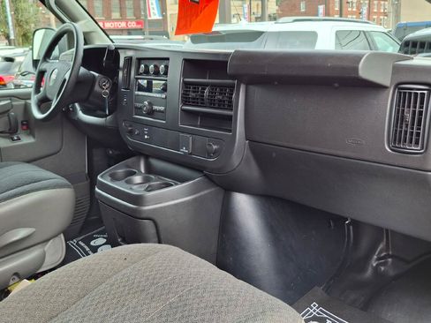 Used 2025 GMC Savana 2500 w/ Driver Convenience Package RWD image 8