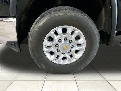 Used 2024 Chevrolet Silverado 2500 LT AWD/4WD image 10