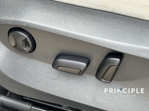 Used 2023 Volkswagen Tiguan SE FWD image 17