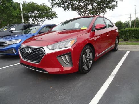 Used 2020 Hyundai Ioniq SEL FWD image 1