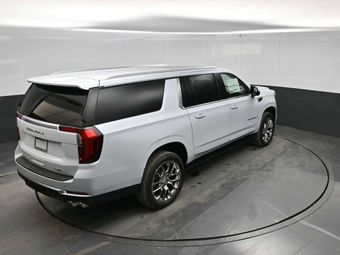 New 2026 GMC Yukon XL Denali w/ Denali Reserve Package AWD/4WD image 31