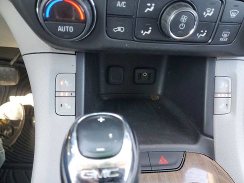 Used 2018 GMC Acadia SLE w/ Driver Alert Package I image 9