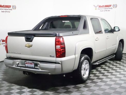 Used 2009 Chevrolet Avalanche LT w/ Luxury Package AWD/4WD image 5