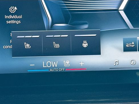 Certified 2025 BMW X5 xDrive50e w/ M Sport Package image 20