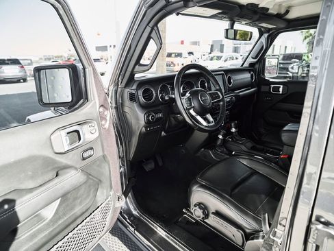 Used 2021 Jeep Wrangler Unlimited Sahara AWD/4WD image 16