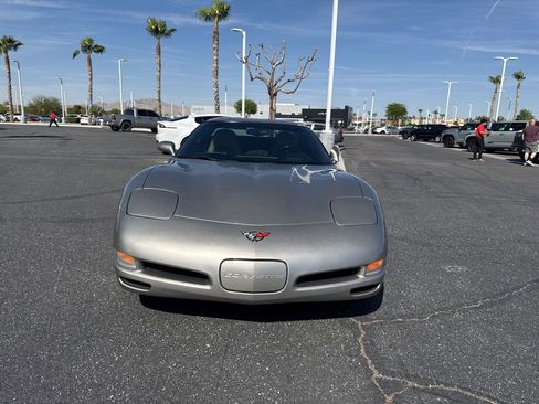 Used 2000 Chevrolet Corvette Coupe w/ Roof Pkg image 3