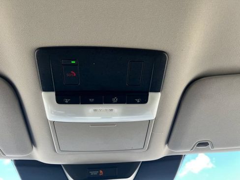 Used 2025 Nissan Pathfinder SL AWD/4WD image 7