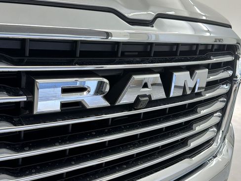 Used 2025 RAM 1500 Laramie AWD/4WD image 41