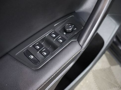 Used 2023 Volkswagen Tiguan S FWD image 36