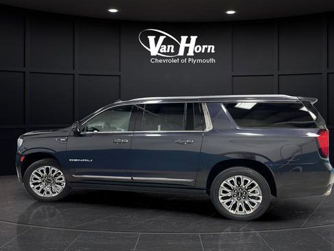 Used 2023 GMC Yukon XL Denali Ultimate AWD/4WD image 4