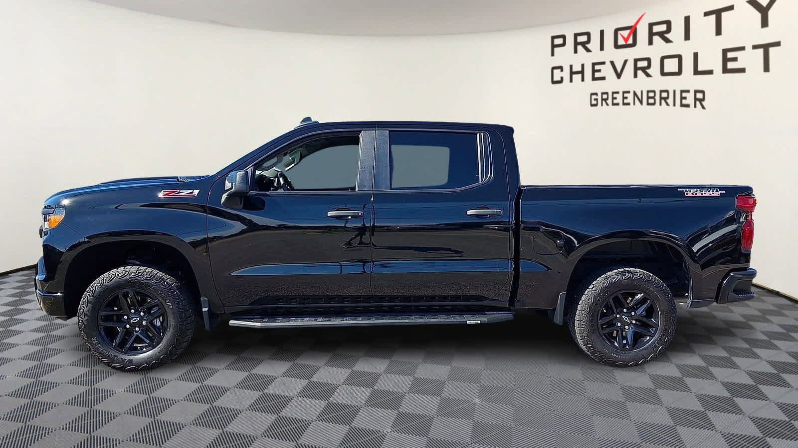 Used 2024 Chevrolet Silverado 1500 Custom Trail Boss AWD/4WD image 5