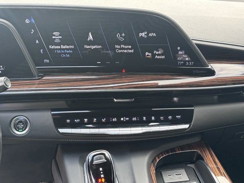 Used 2021 Cadillac Escalade Premium Luxury w/ Performance Package image 29