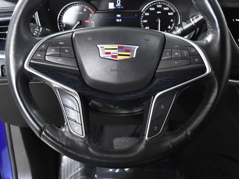 Used 2024 Cadillac XT5 Premium Luxury image 10