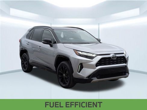 Used 2025 Toyota RAV4 XSE AWD/4WD image 9