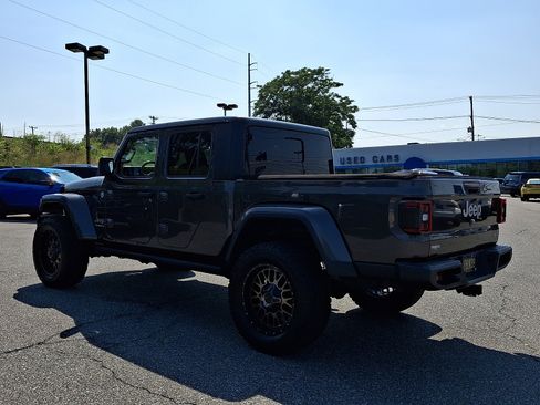 Used 2020 Jeep Gladiator Overland AWD/4WD image 4
