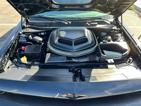 Used 2017 Dodge Challenger R/T image 34