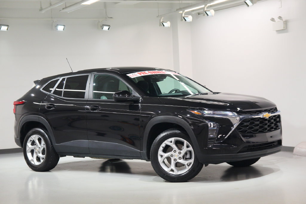 Used 2025 Chevrolet Trax LS w/ LS Convenience Package FWD image 7
