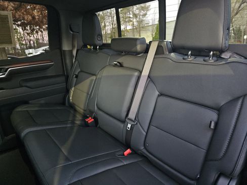 Used 2025 GMC Sierra 1500 Denali image 14