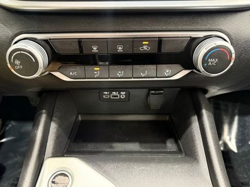 Used 2025 Nissan Altima 2.5 SV image 34