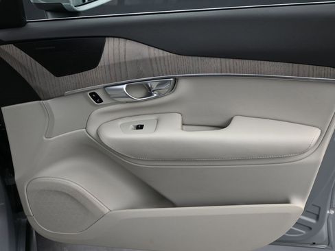 Certified 2024 Volvo XC90 T8 Plus w/ Protection Package Premier image 14