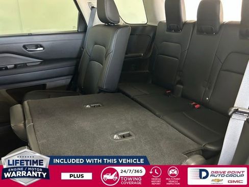 Used 2025 Nissan Pathfinder SL image 32