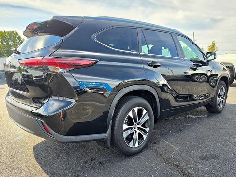 Used 2024 Toyota Highlander Limited AWD/4WD image 12