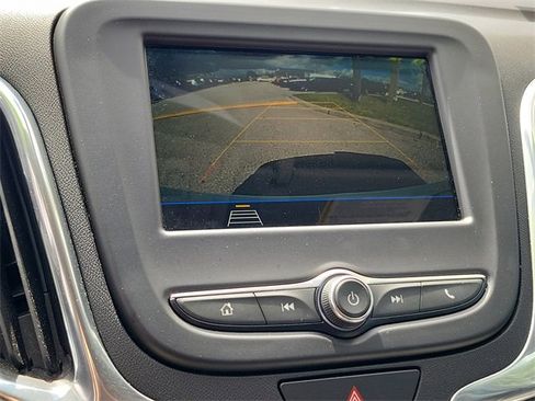 Used 2019 Chevrolet Equinox LS w/ LS Convenience Package image 27