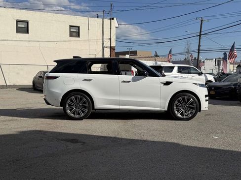 Used 2025 Land Rover Range Rover Sport Dynamic SE AWD/4WD image 8