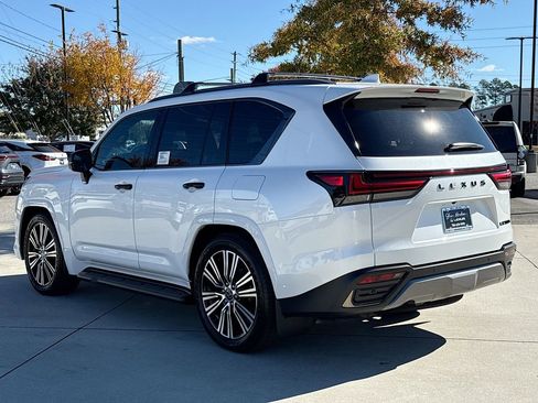 New 2025 Lexus LX 700h Luxury image 5