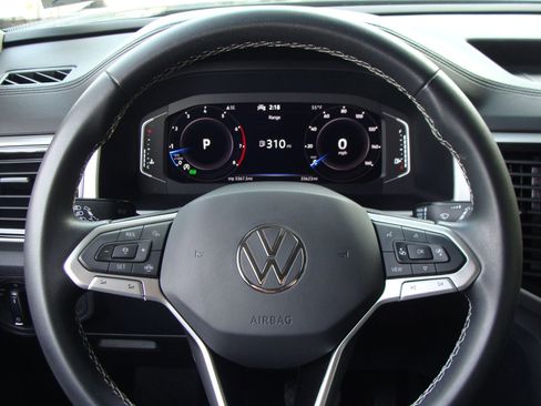 Used 2022 Volkswagen Atlas SE w/ Black Wheel Package image 16